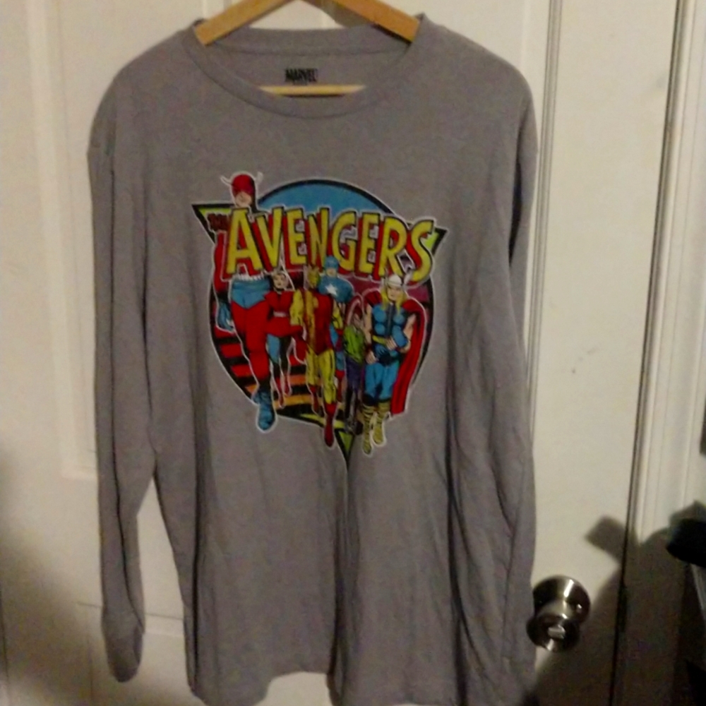 A men Avengers tee long sleeve